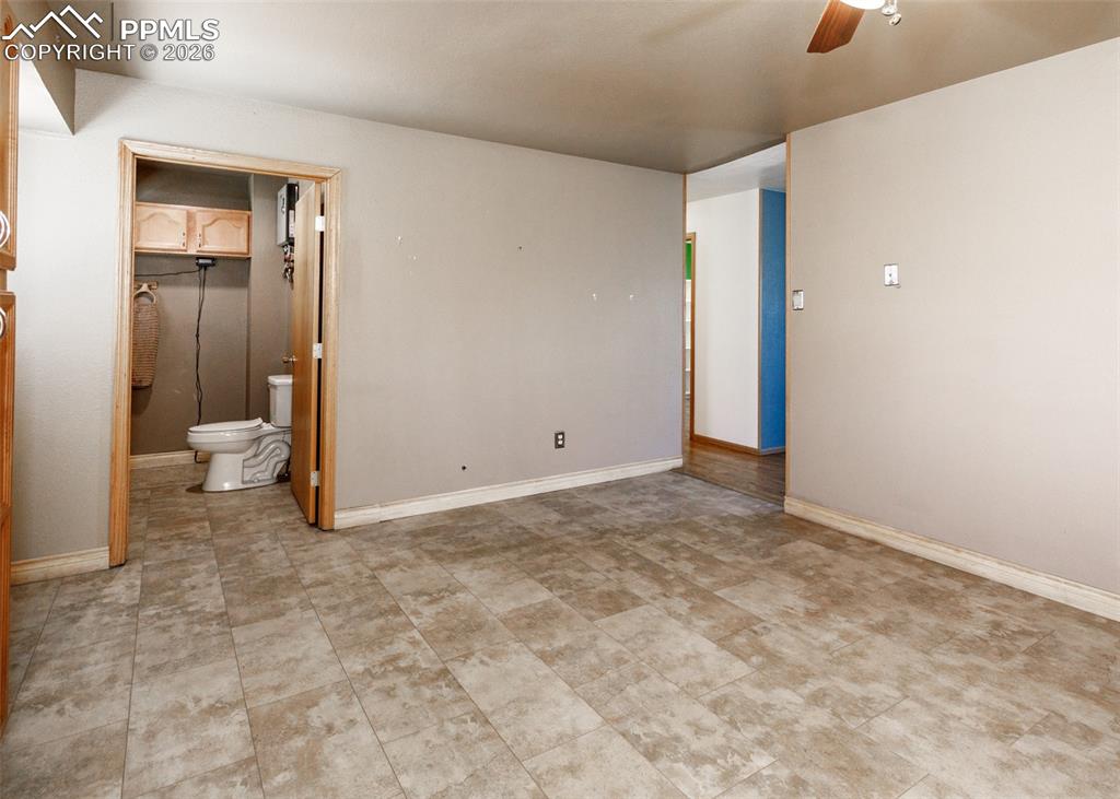 Image 10 of 39: Bedroom