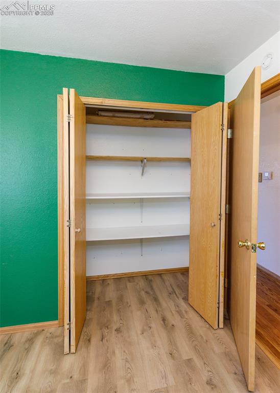 Image 22 of 39: Closet