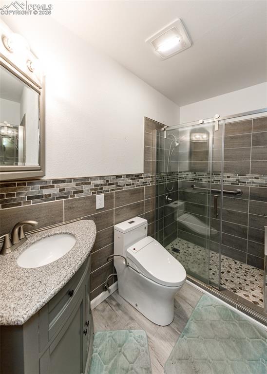 Image 24 of 39: Bathroom