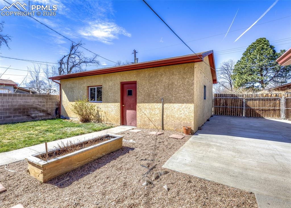 Image 33 of 39: Front of Structure