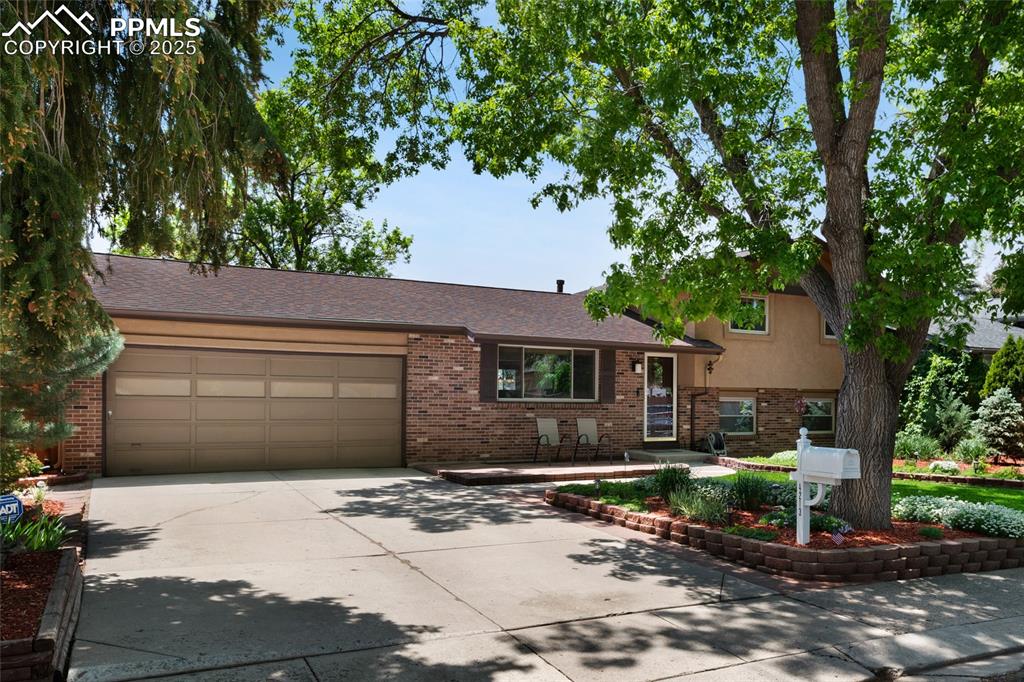 Image 2 of 40: Front of Structure