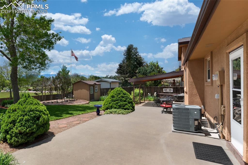 Image 37 of 40: Patio