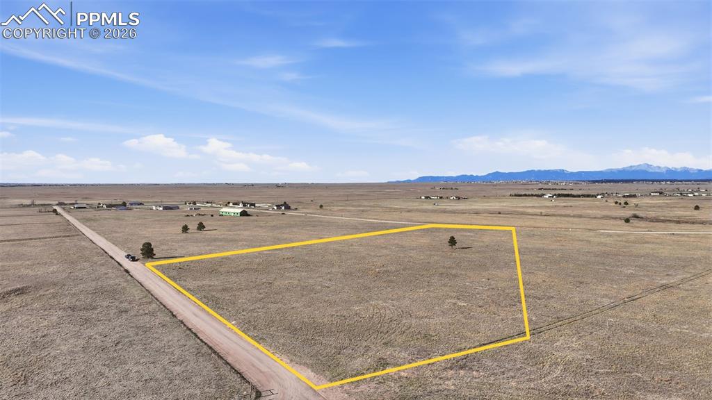 Image 25 of 30: Property Lines are approximate and not a survey