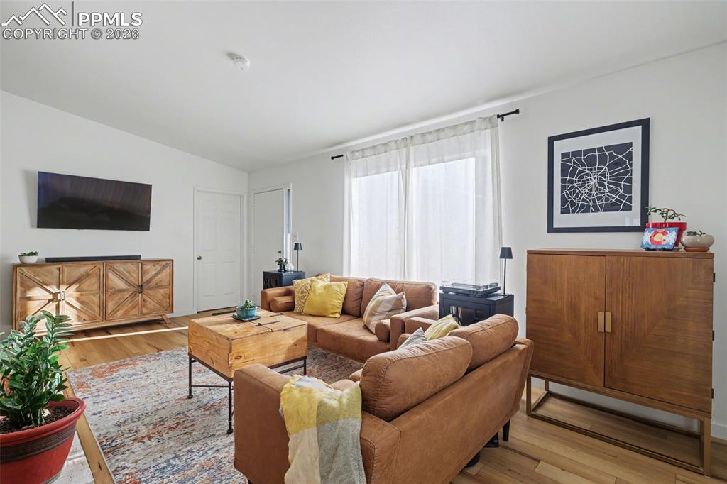 Image 5 of 27: Living Room