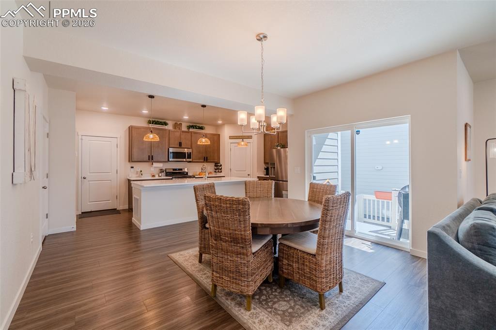 Image 12 of 47: Dining Area