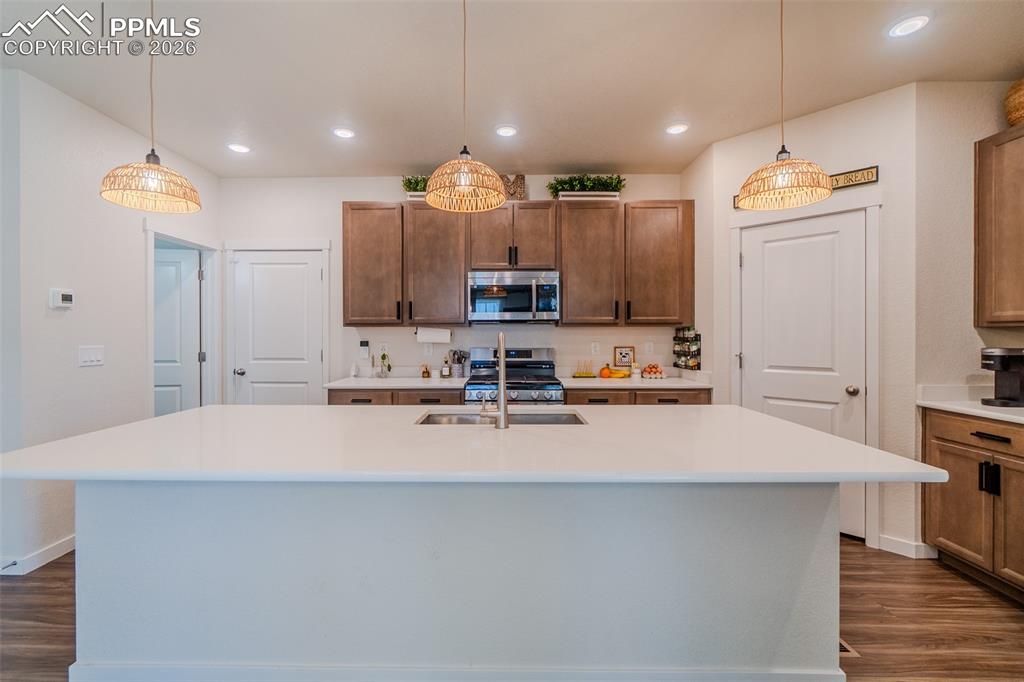 Image 14 of 47: Kitchen