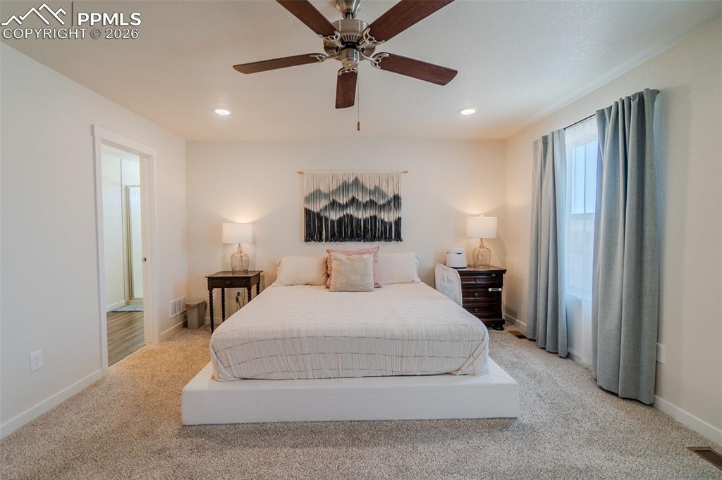 Image 23 of 47: Bedroom