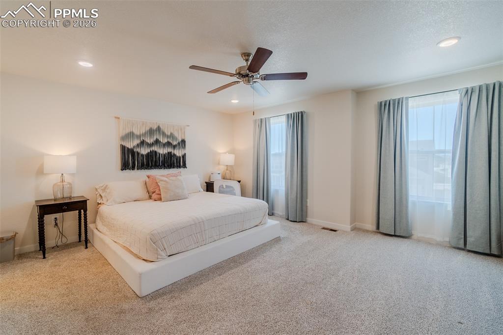 Image 24 of 47: Bedroom