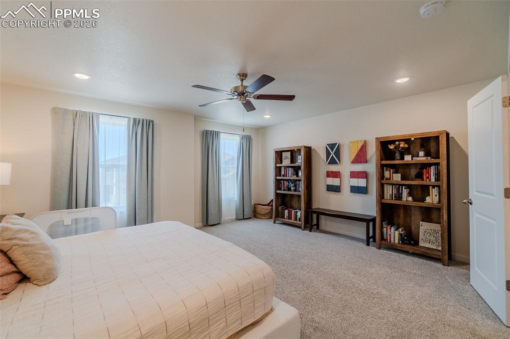 Image 25 of 47: Bedroom