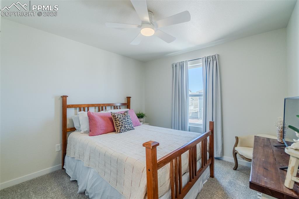 Image 31 of 47: Bedroom