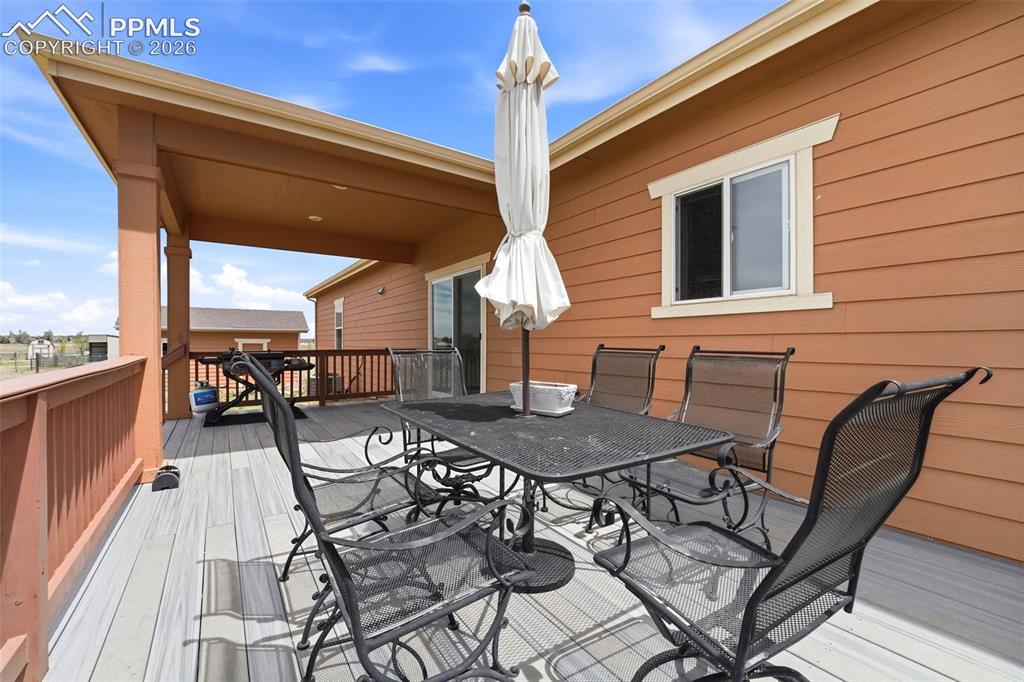 Image 31 of 49: Deck