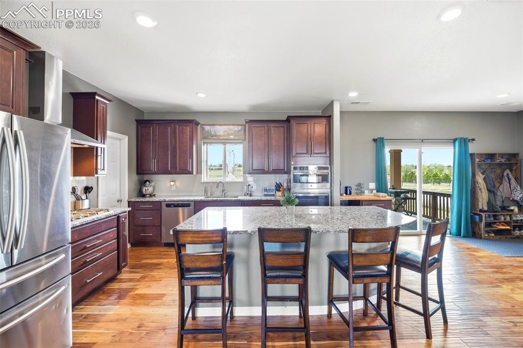 Image 5 of 49: Kitchen