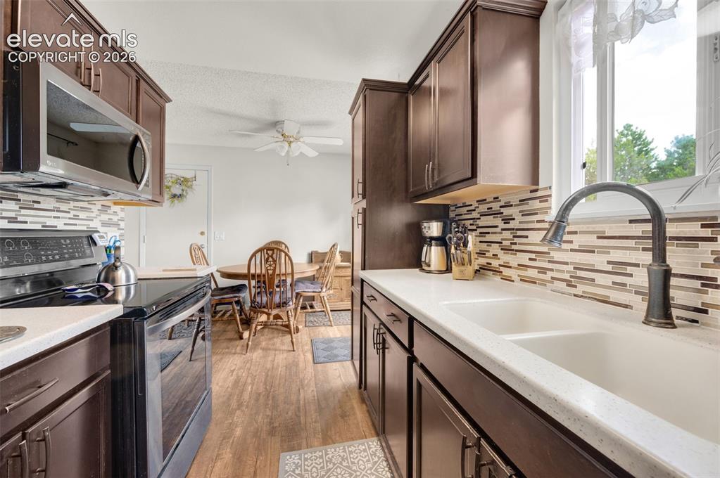 Image 12 of 33: Kitchen