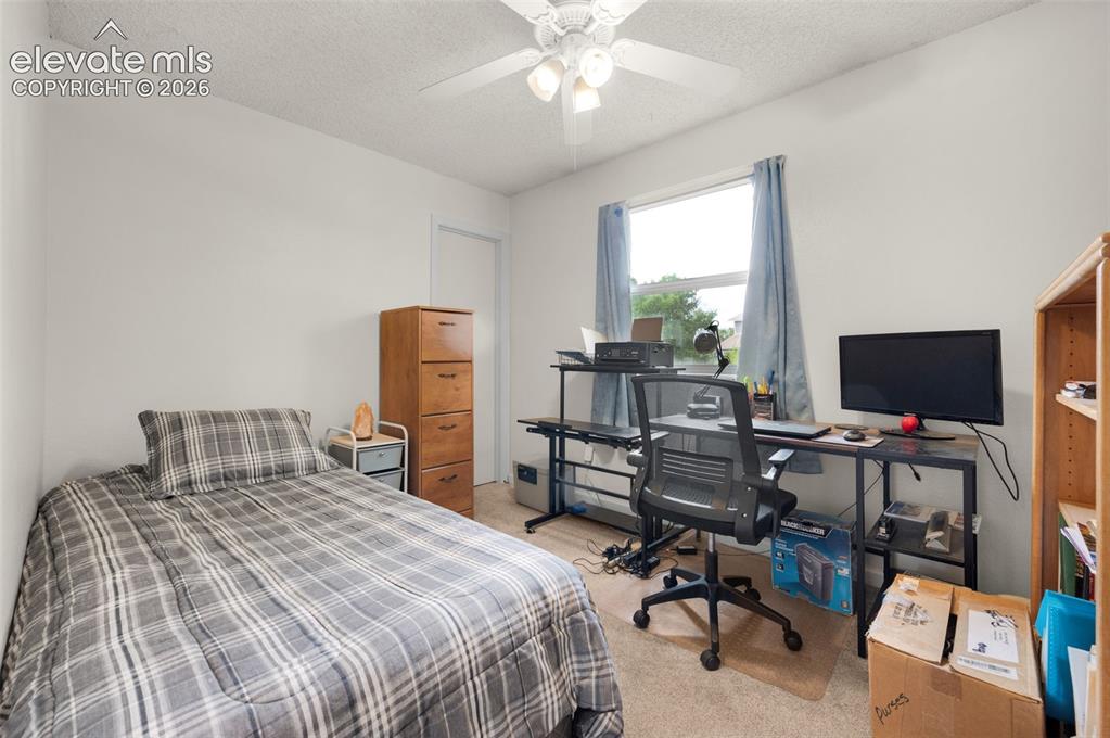 Image 17 of 33: Bedroom