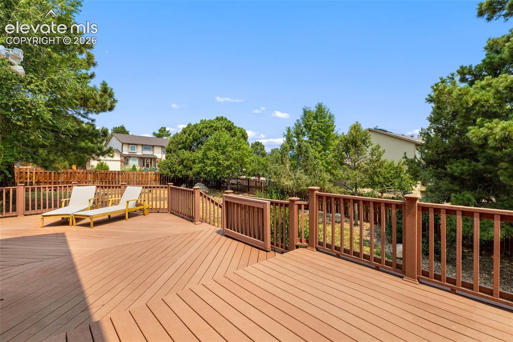 Image 49 of 50: Deck