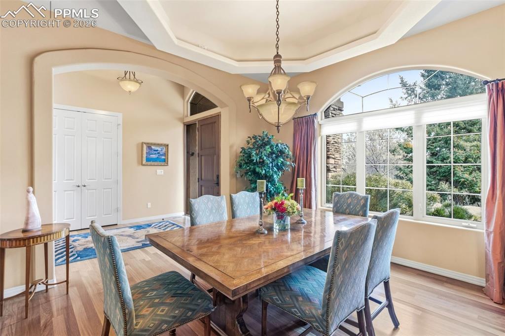 Image 7 of 44: Dining Area