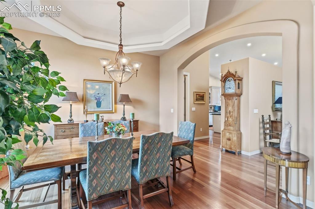 Image 8 of 44: Dining Area