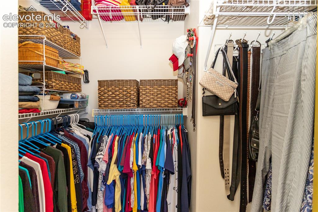 Image 28 of 50: Walk-In Closets