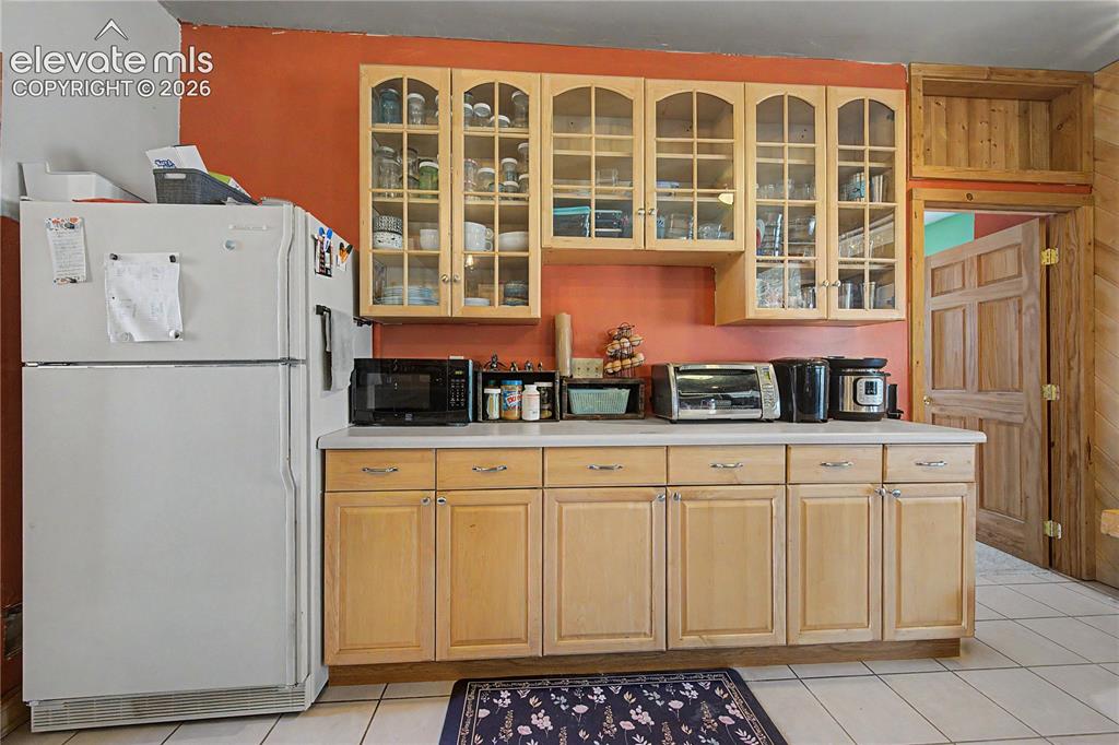 Image 5 of 45: Kitchen