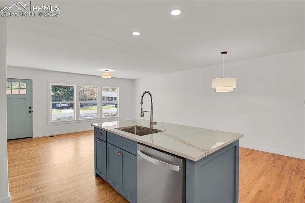 Image 12 of 40: Kitchen