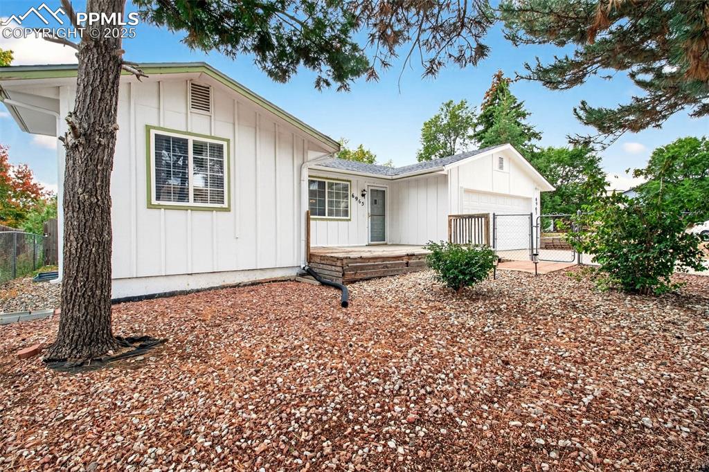 Image 14 of 37: View of front of house