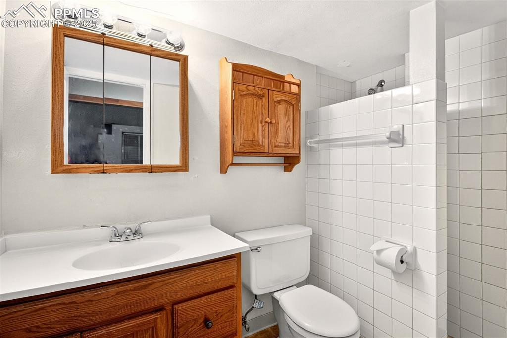 Image 32 of 37: Basement 3/4 bathroom