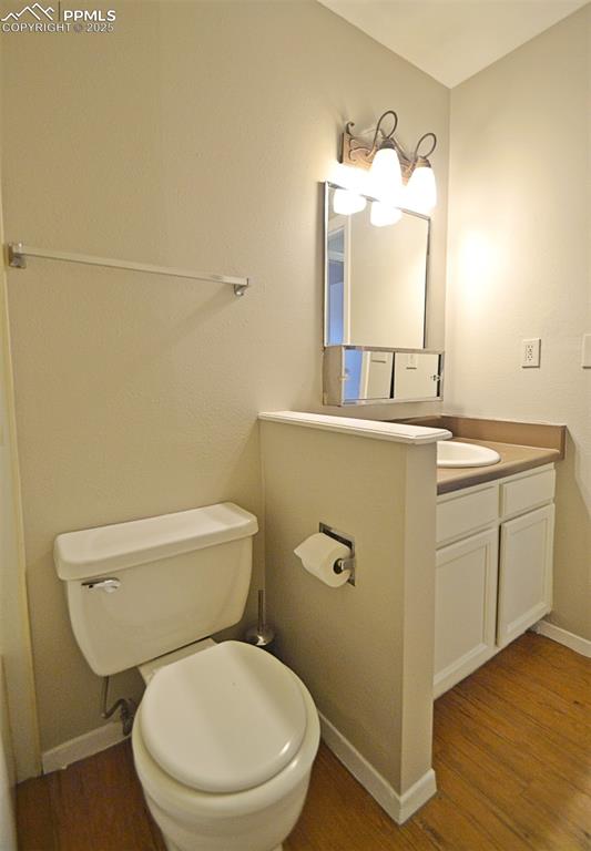 Image 19 of 27: Bathroom