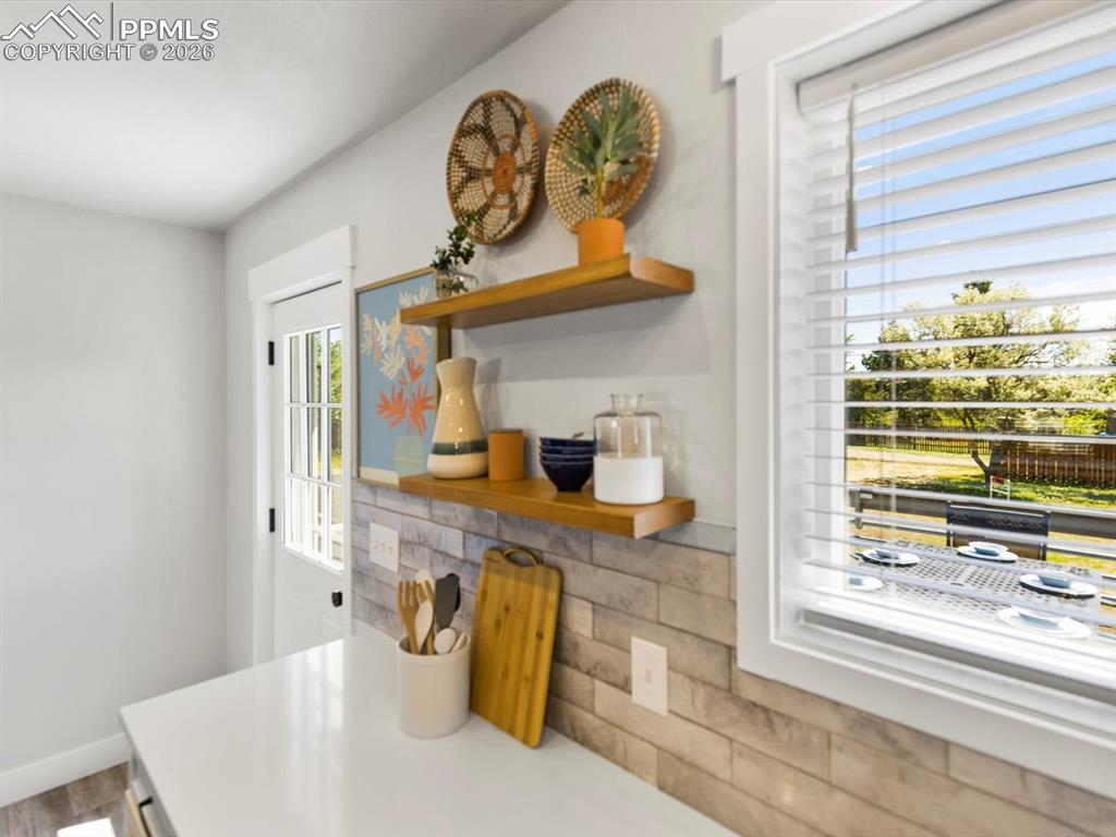 Image 10 of 41: Kitchen