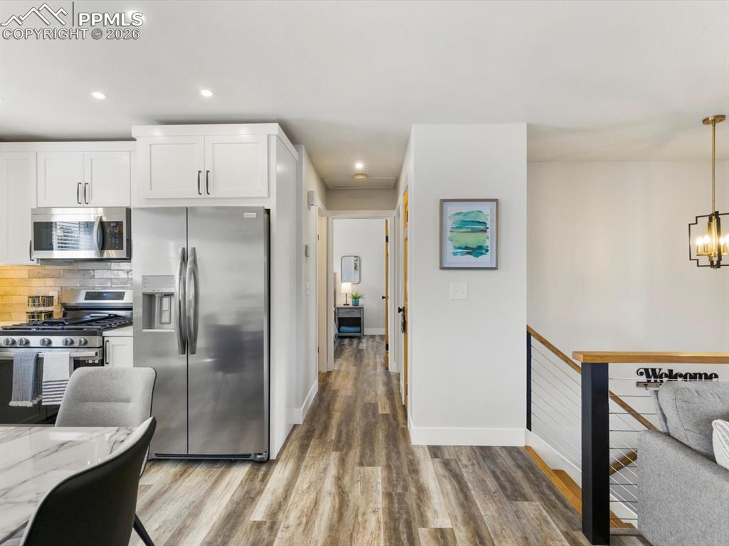 Image 14 of 41: Kitchen