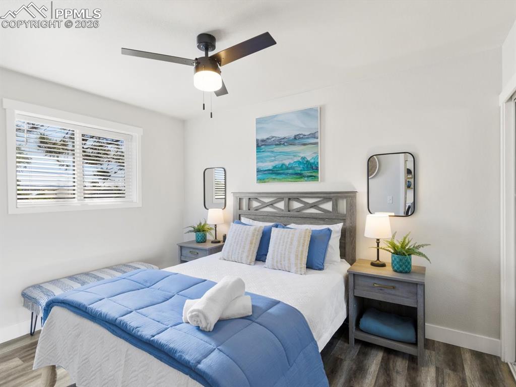 Image 19 of 41: Bedroom