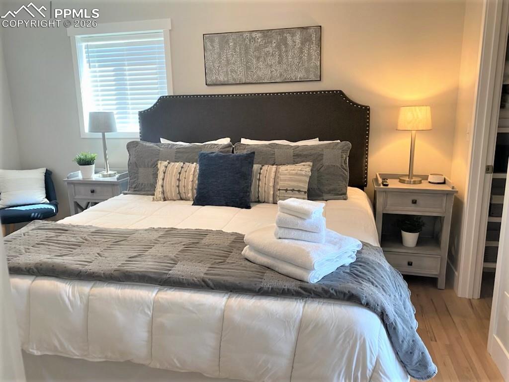 Image 41 of 41: Bedroom