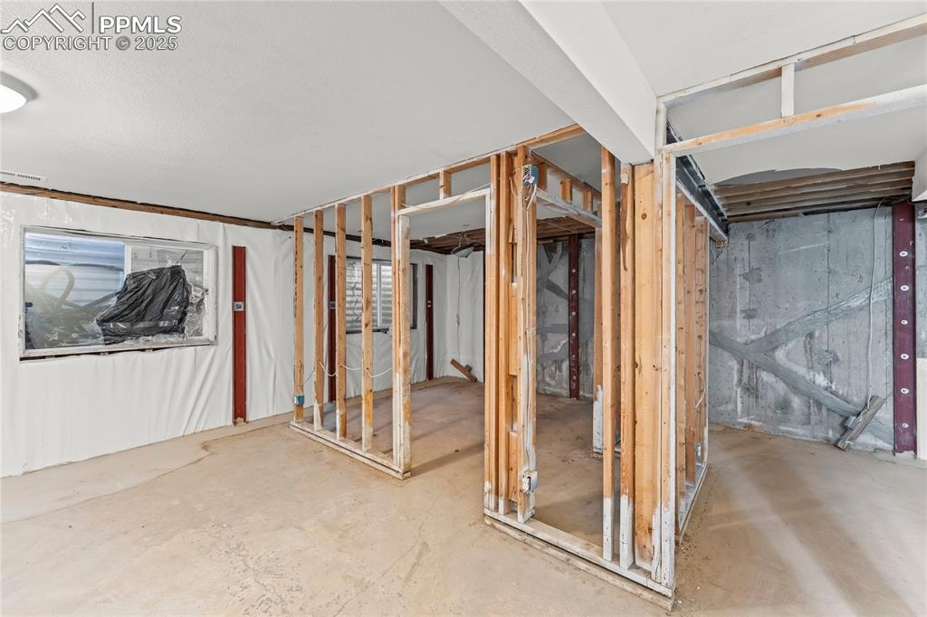 Image 24 of 35: Basement