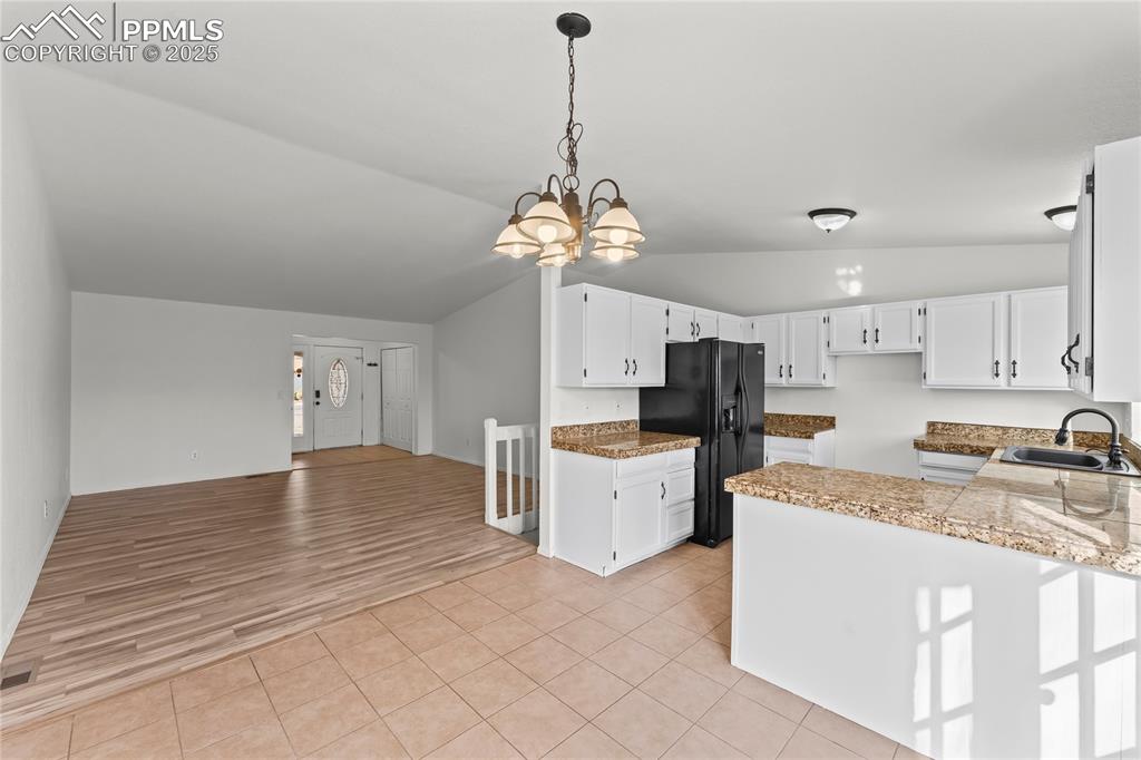 Image 6 of 35: Kitchen