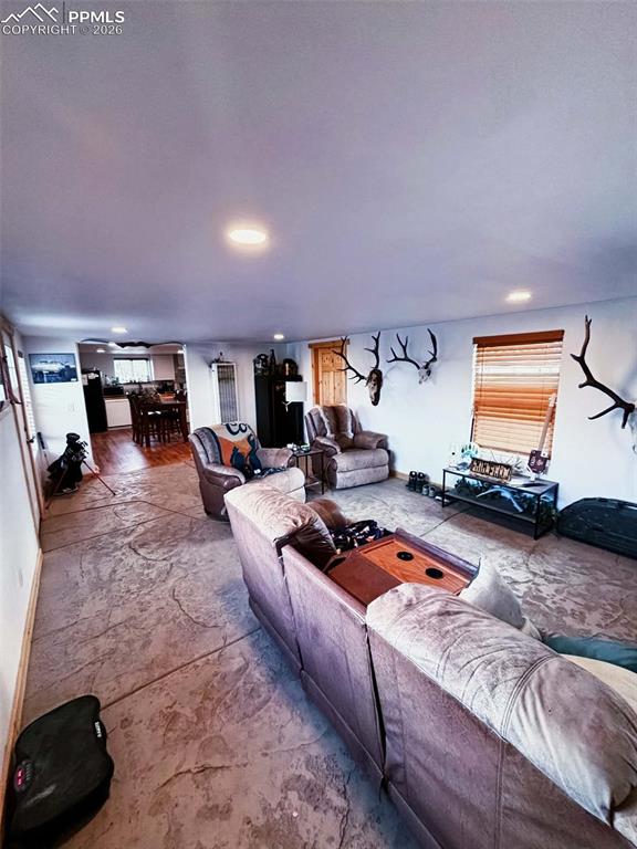 Image 5 of 18: Living Room