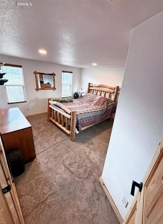Image 9 of 18: Bedroom