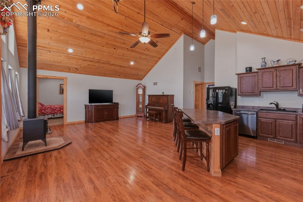 Image 12 of 48: Kitchen