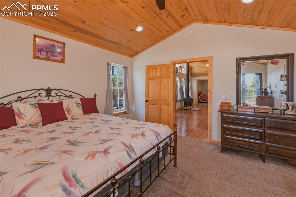 Image 16 of 48: Bedroom