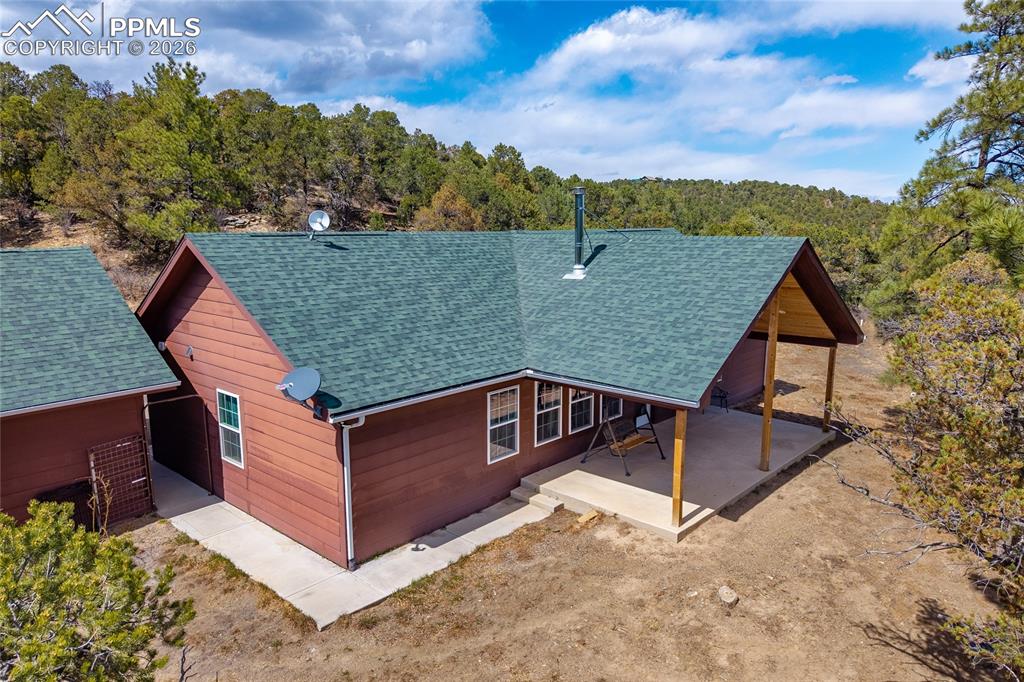 Image 4 of 48: Back of Structure