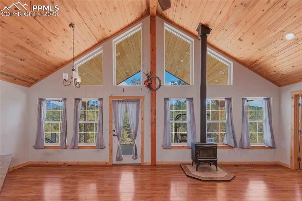 Image 7 of 48: Living Room