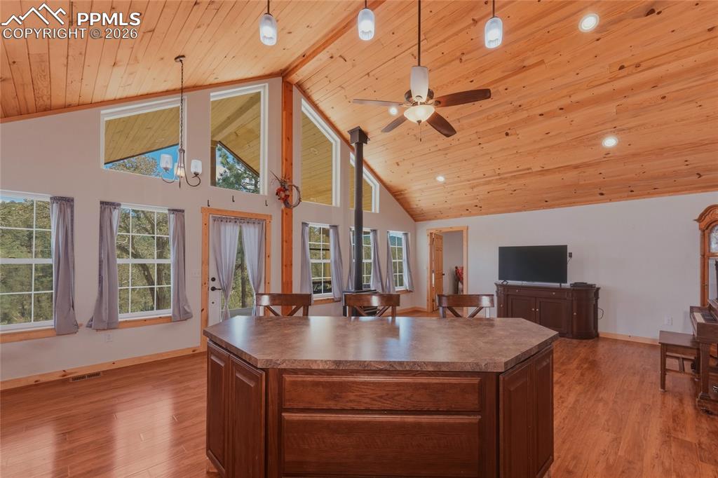 Image 9 of 48: Kitchen