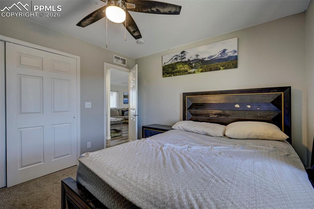 Image 17 of 36: Bedroom