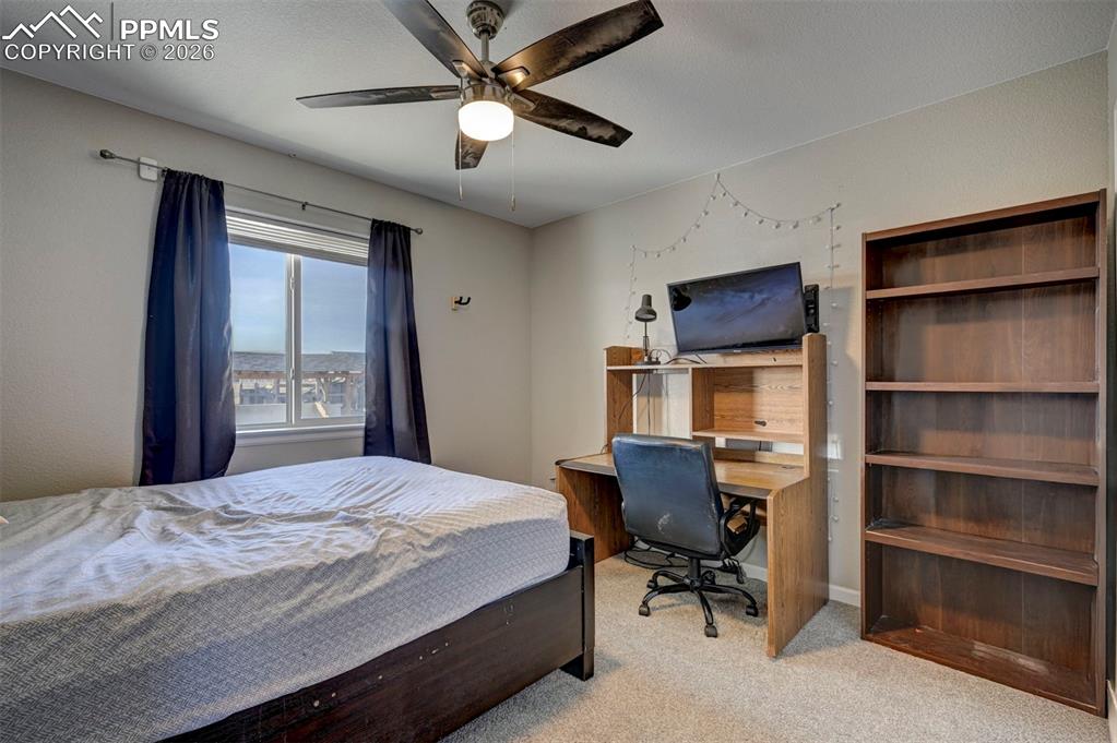 Image 18 of 36: Bedroom