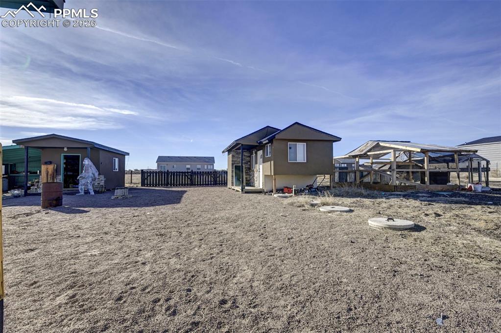 Image 33 of 36: Back of Structure