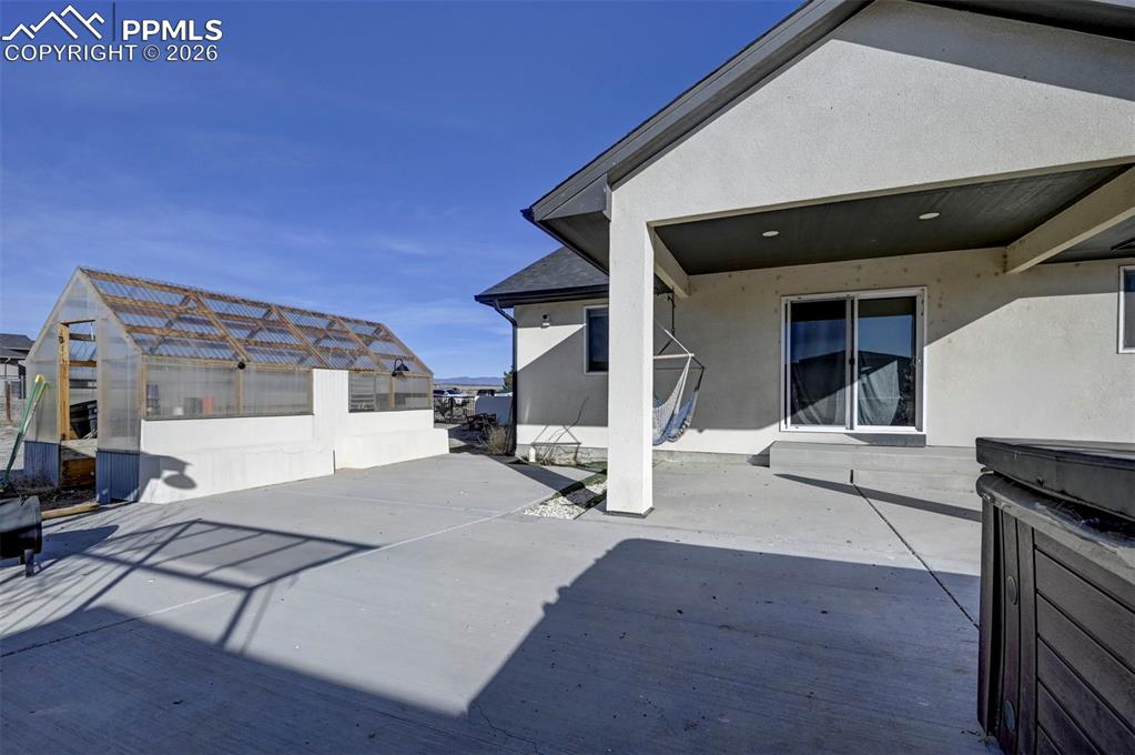 Image 35 of 36: Patio