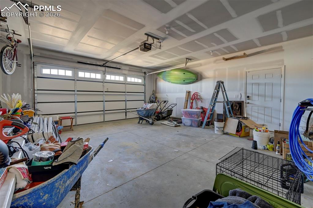 Image 36 of 36: Garage