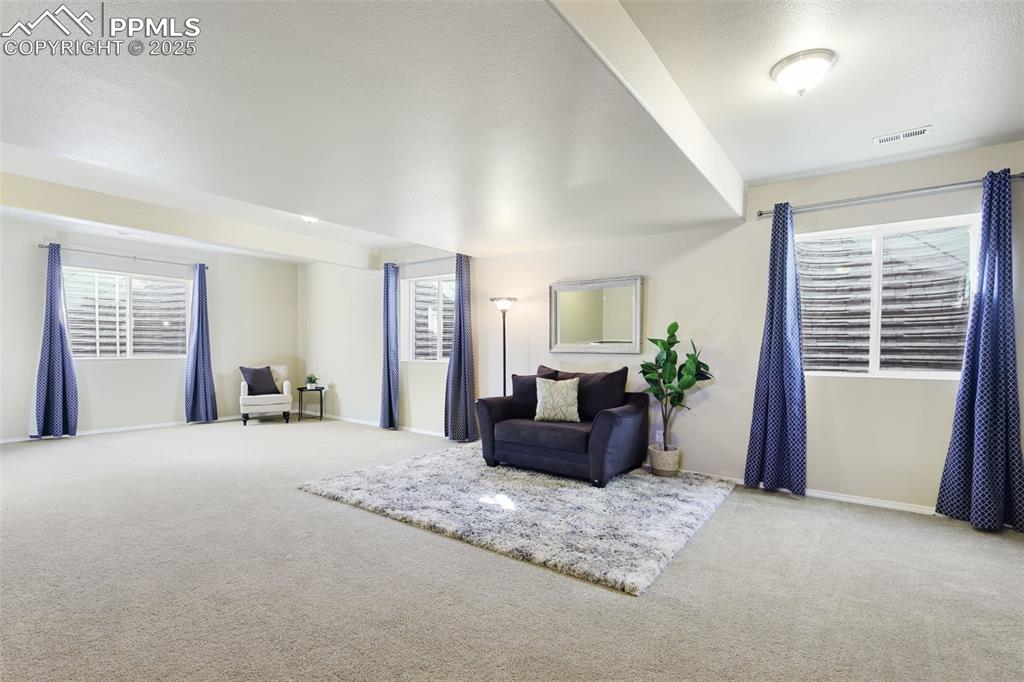 Image 26 of 39: Family Room