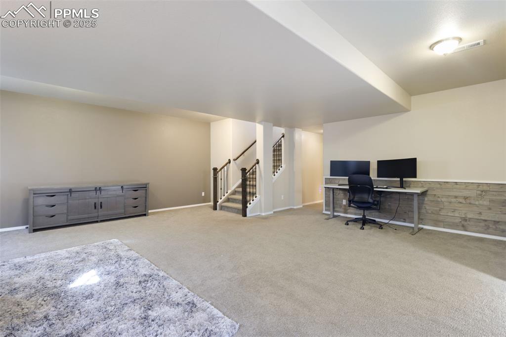 Image 28 of 39: Family Room