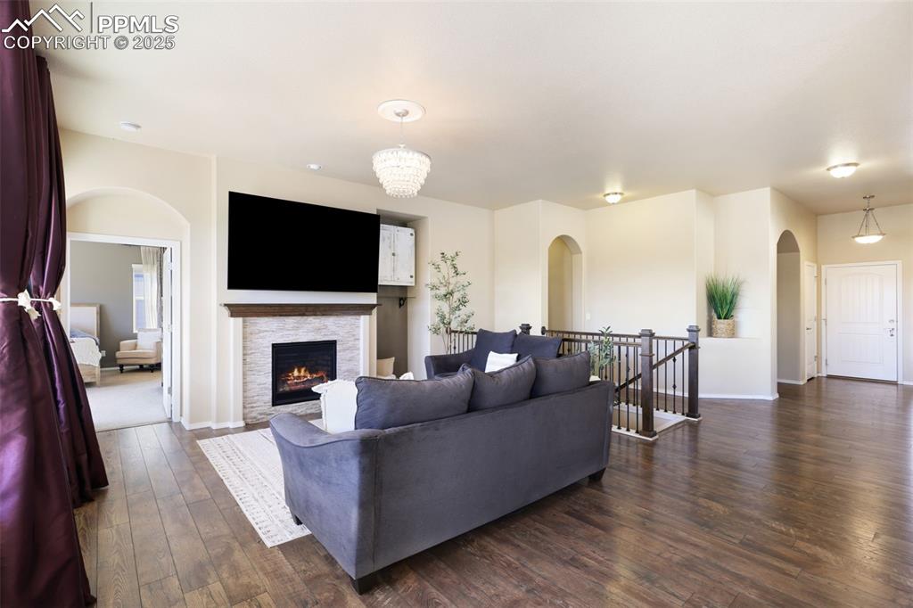 Image 9 of 39: Living Room