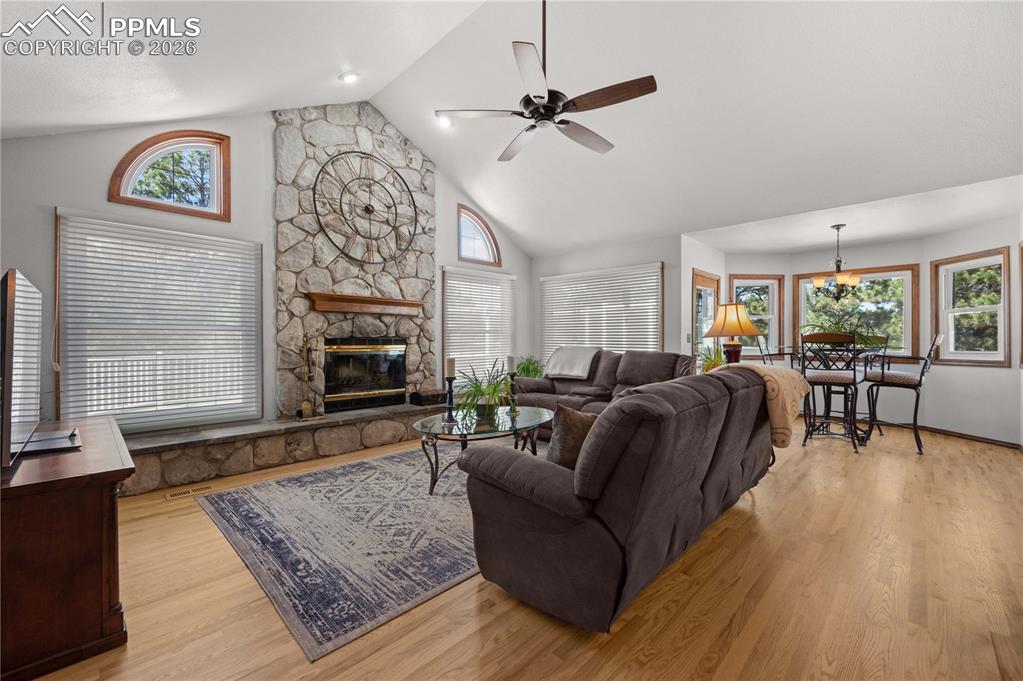 Image 11 of 40: Living Room