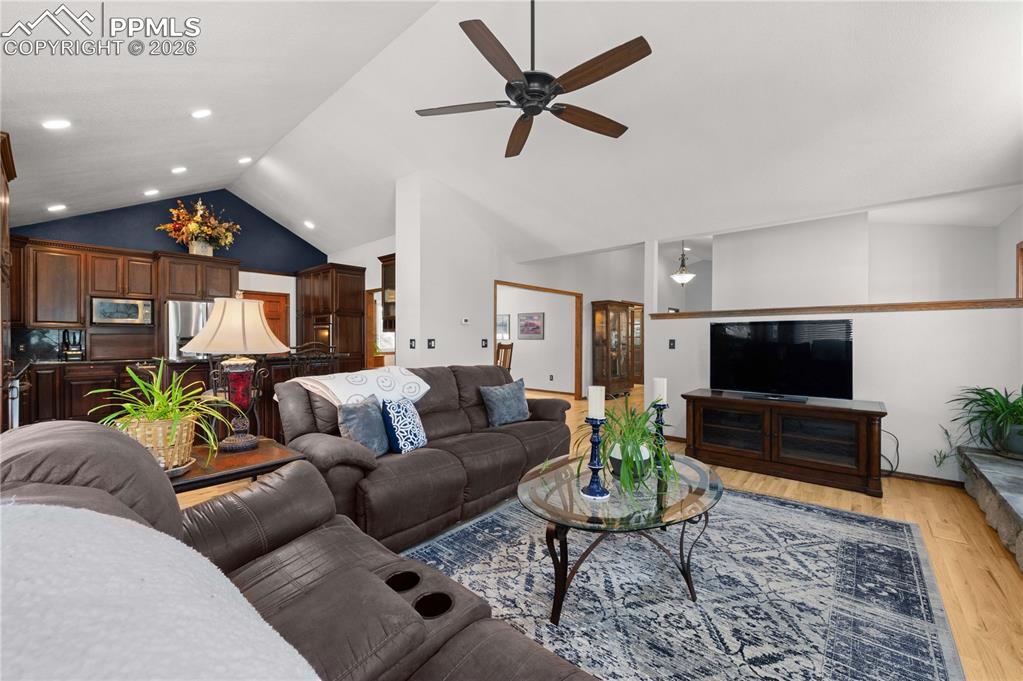 Image 14 of 40: Living Room